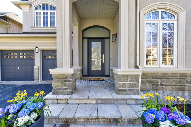 202 Innville Crescent