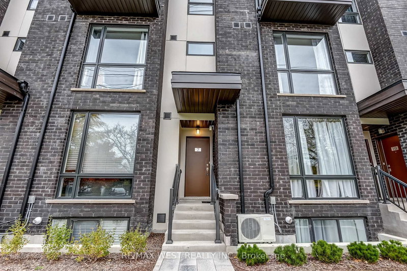 Th7 - 24 Fieldway Rd, Toronto, M8Z 3L1 | Image 2