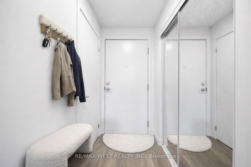 311 - 120 Canon Jackson Dr, Toronto, M6M 0B8 | Image 3