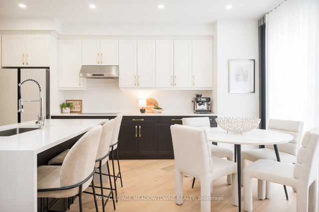 1281 Muskoka Heights