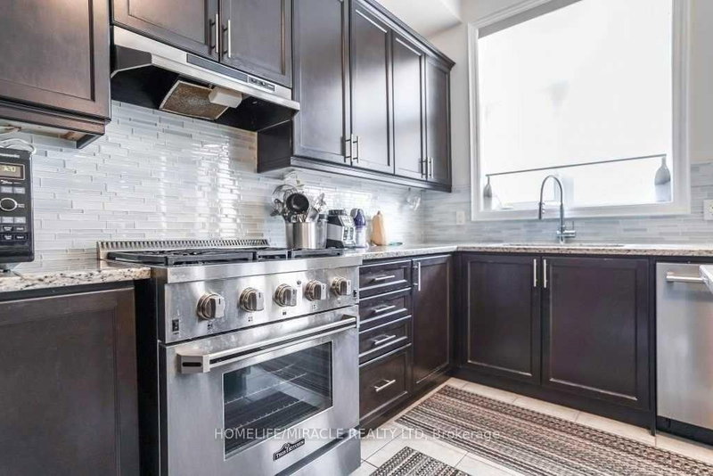 16 Lyle Way, Brampton, L6X 5P8 | Image 3