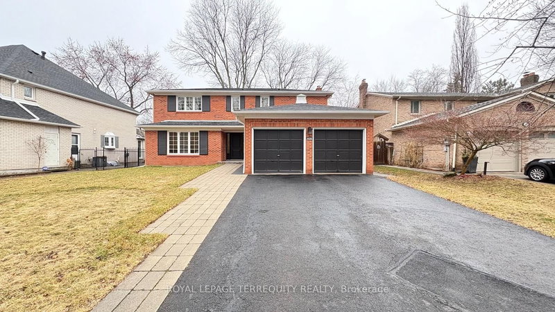 1841 Sherwood Forrest Circ, Mississauga, L5K 2G6 | Image 2