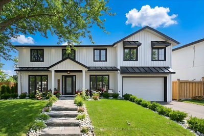 5-bed Detached House · 2212 Urwin Cres
