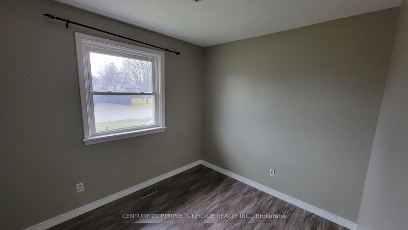 245 Foxbar Rd, Burlington, L7L 3A2 | Image 3