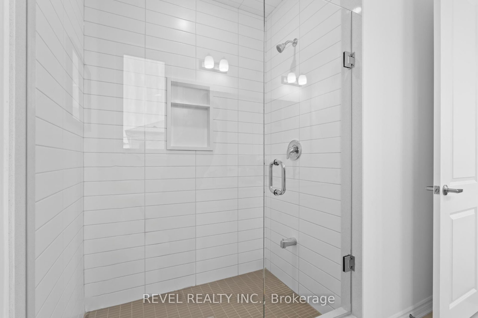 Detached House for sale at 1367 Hearns Place, Milton, Ontario, L9E 2J8 - Bowes - MLS: W12951704