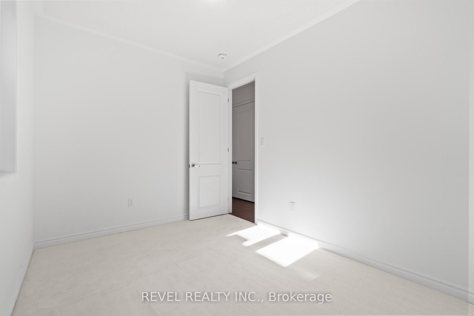 Detached House for sale at 1367 Hearns Place, Milton, Ontario, L9E 2J8 - Bowes - MLS: W12951704