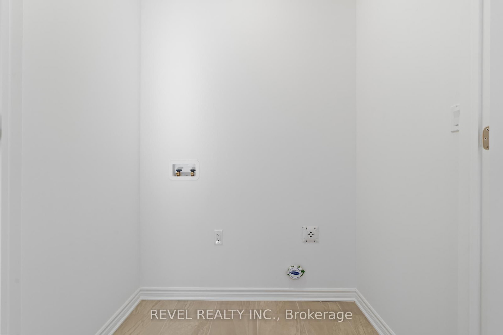 Detached House for sale at 1367 Hearns Place, Milton, Ontario, L9E 2J8 - Bowes - MLS: W12951704