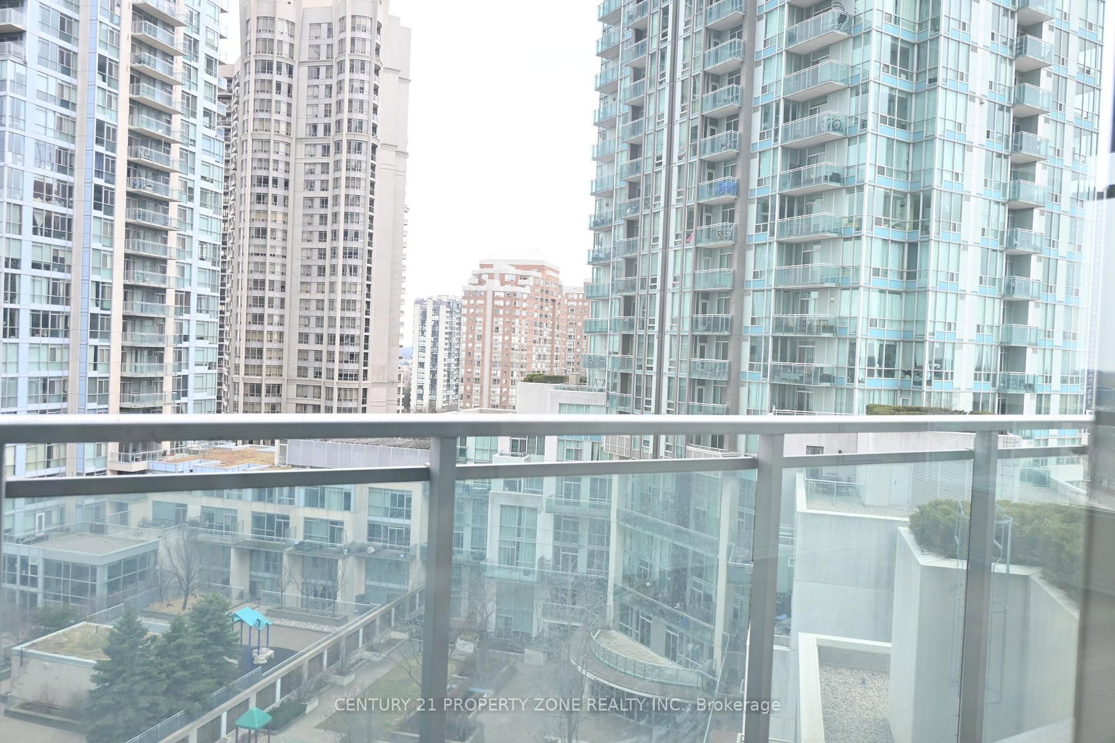 220 Burnhamthorpe Road W, Unit 1407 - Photo 8