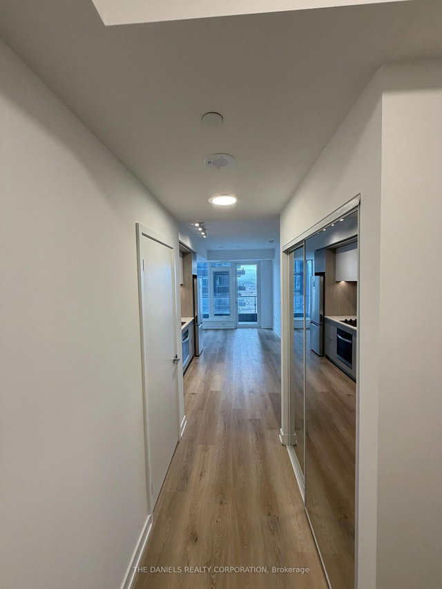 2112 - 395 Square One Drive