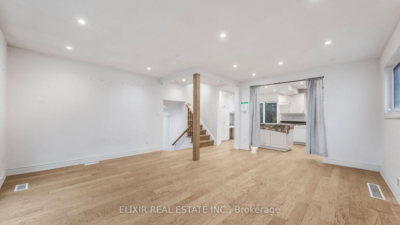 Detached House for sale at 43 Bromley Crescent, Brampton, Ontario, L6T 1Z2 - Avondale - MLS: W12952258