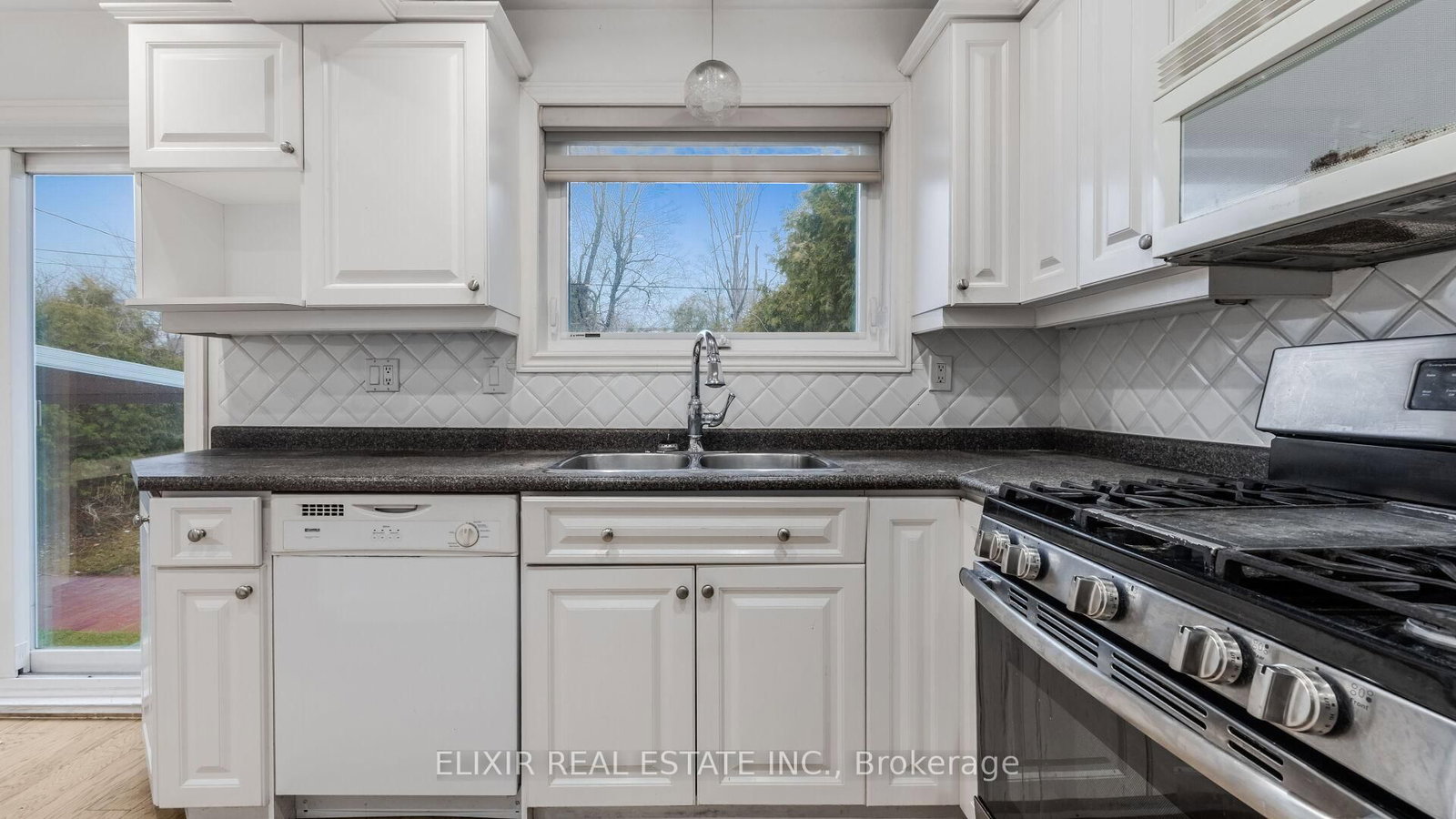 Detached House for sale at 43 Bromley Crescent, Brampton, Ontario, L6T 1Z2 - Avondale - MLS: W12952258