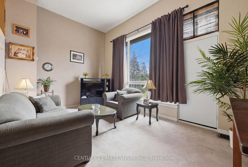 107 Darras Crt, Brampton, L6T 1W7 | Image 3