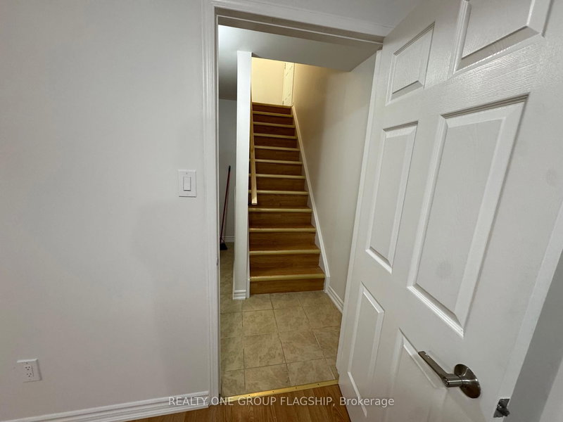 (LOWER) - 3857 Skyview St, Mississauga, L5M 8A1 | Image 3
