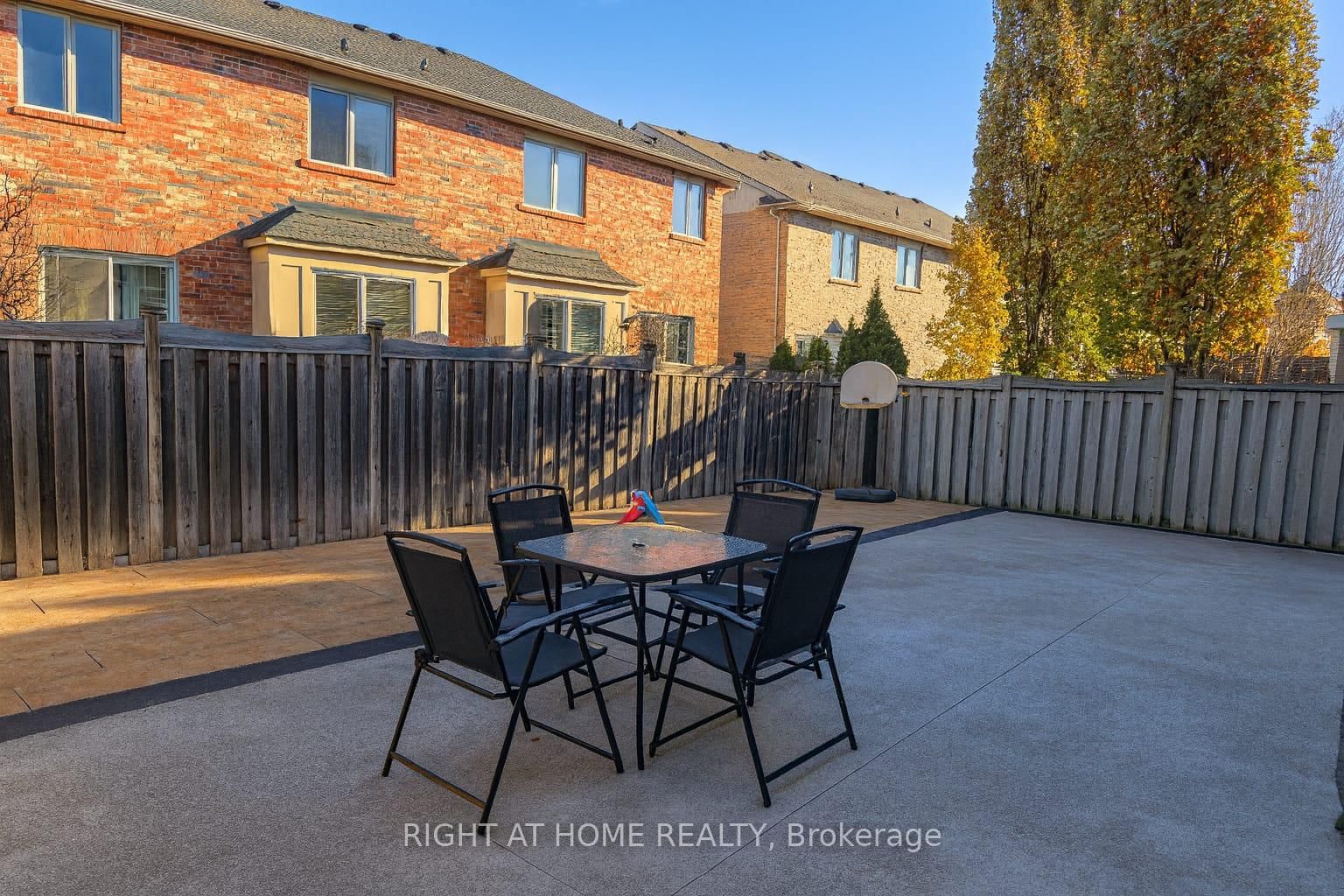 Detached House for sale at 796 Rayner Court, Milton, Ontario, L9T 0N8 - Harrison - MLS: W12952624