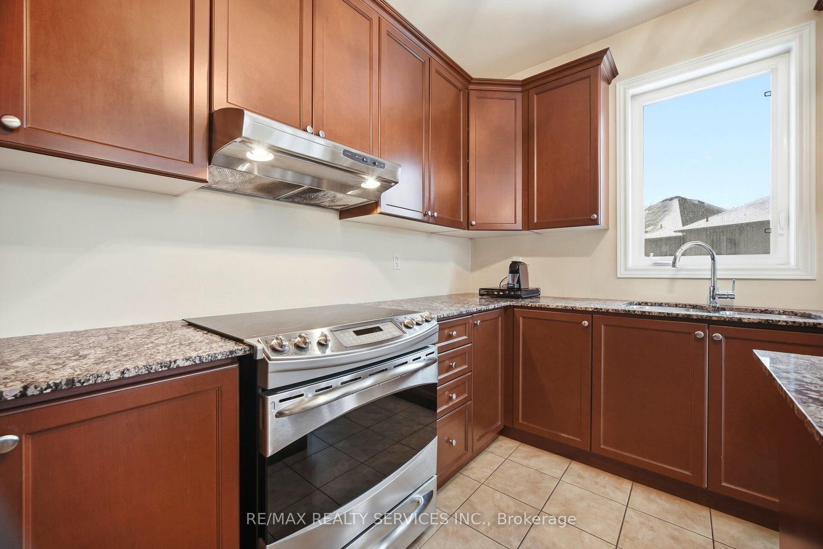 Detached House for sale at 17 ISLAND Grve, Brampton, Ontario, L6X 0W6 - Credit Valley - MLS: W12952670