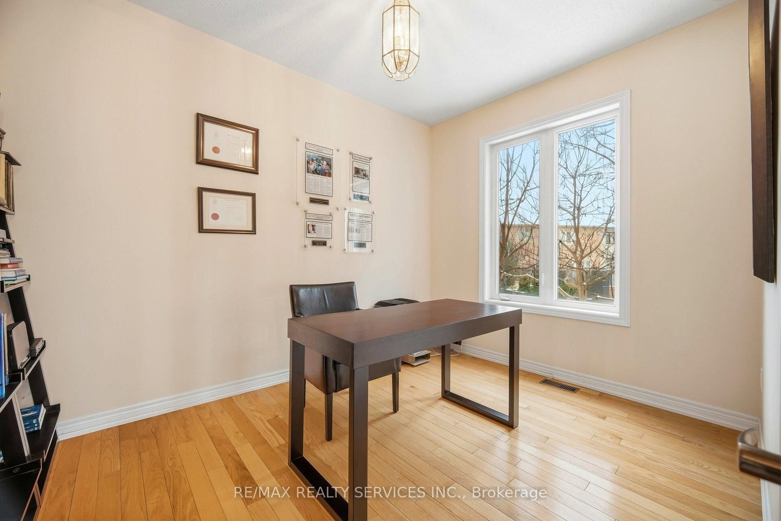 Detached House for sale at 17 ISLAND Grve, Brampton, Ontario, L6X 0W6 - Credit Valley - MLS: W12952670