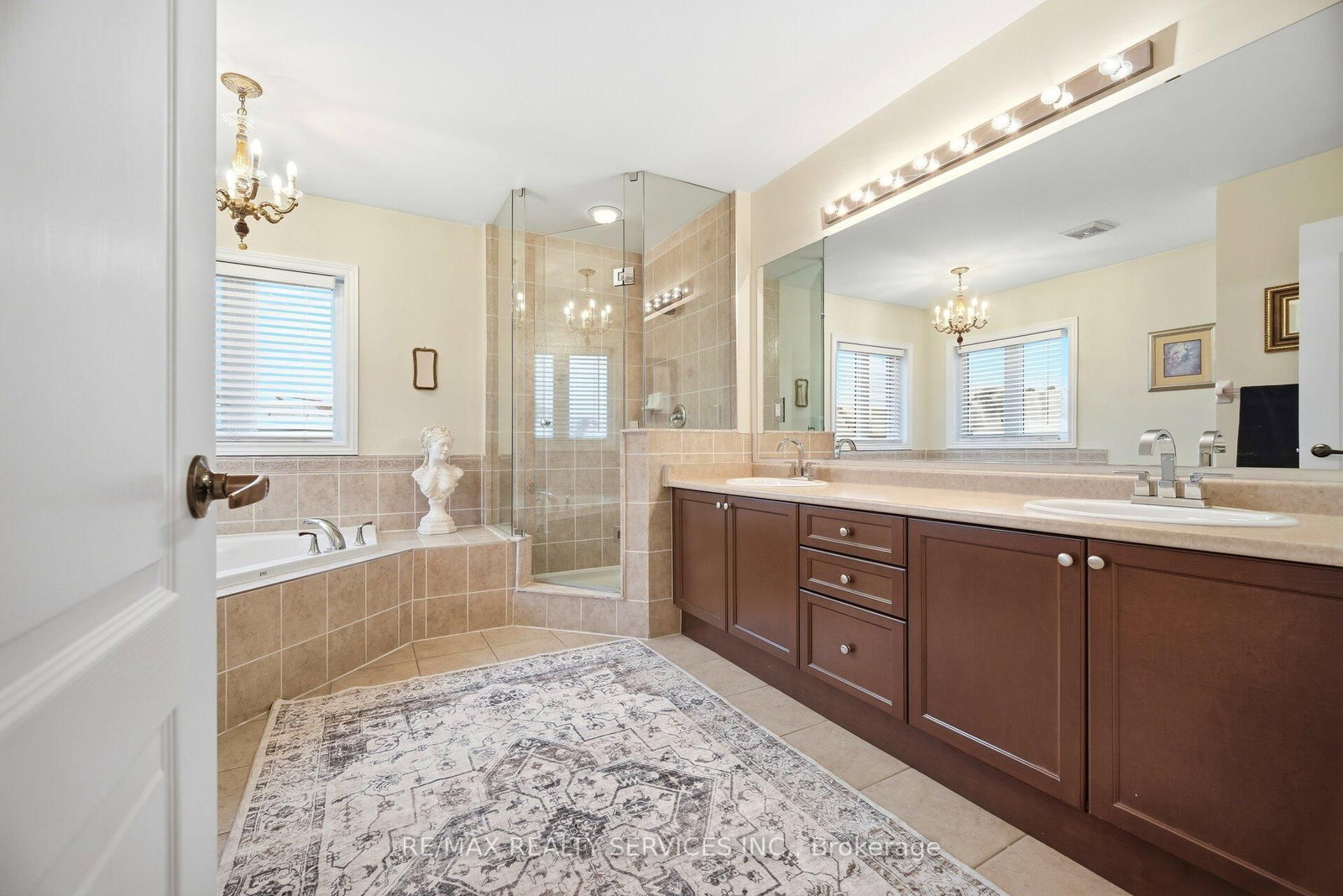 Detached House for sale at 17 ISLAND Grve, Brampton, Ontario, L6X 0W6 - Credit Valley - MLS: W12952670