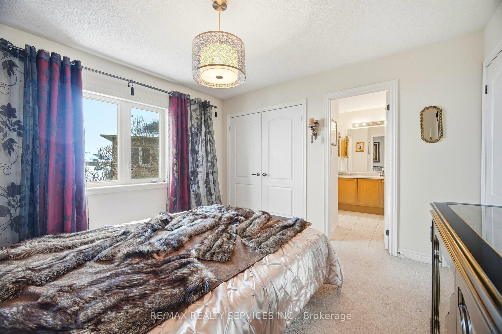 Detached House for sale at 17 ISLAND Grve, Brampton, Ontario, L6X 0W6 - Credit Valley - MLS: W12952670