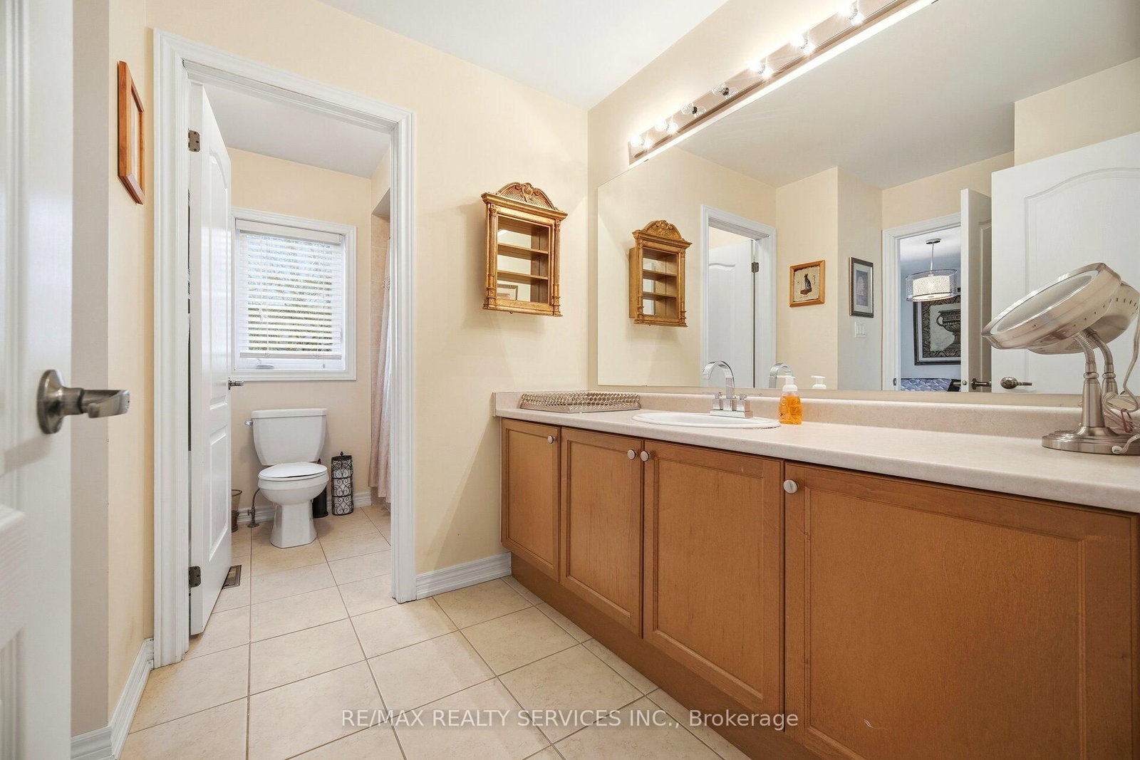 Detached House for sale at 17 ISLAND Grve, Brampton, Ontario, L6X 0W6 - Credit Valley - MLS: W12952670