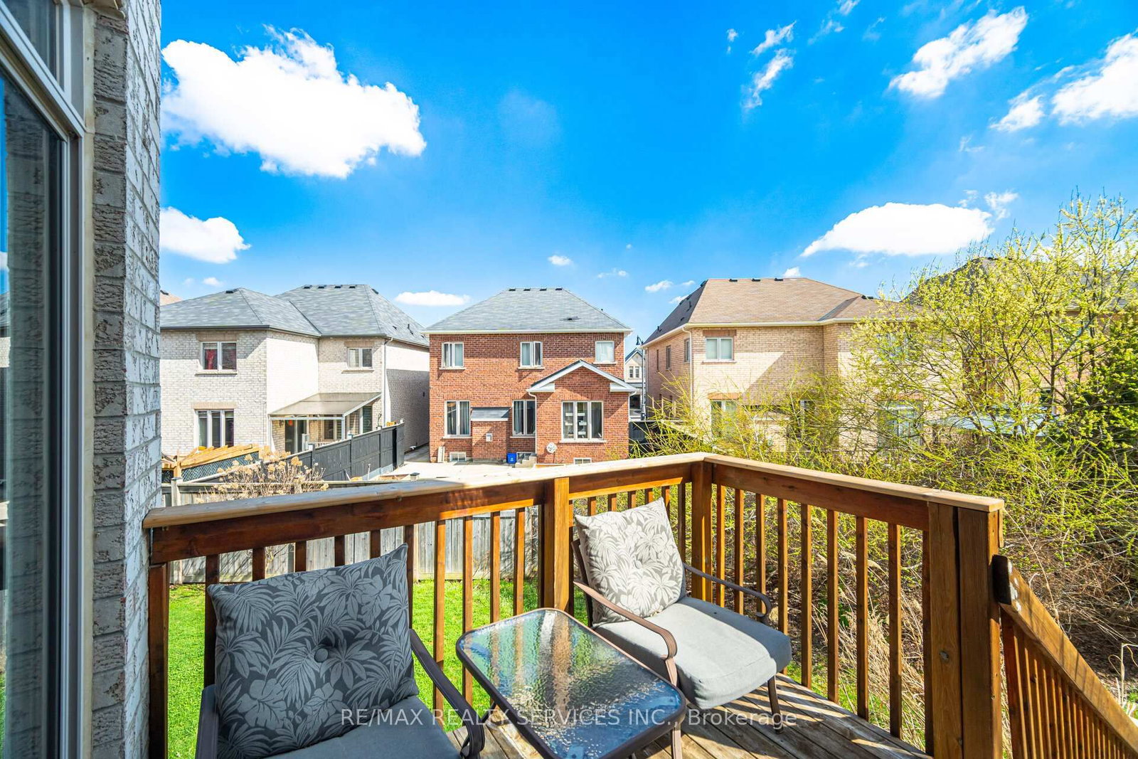 Detached House for sale at 17 ISLAND Grve, Brampton, Ontario, L6X 0W6 - Credit Valley - MLS: W12952670