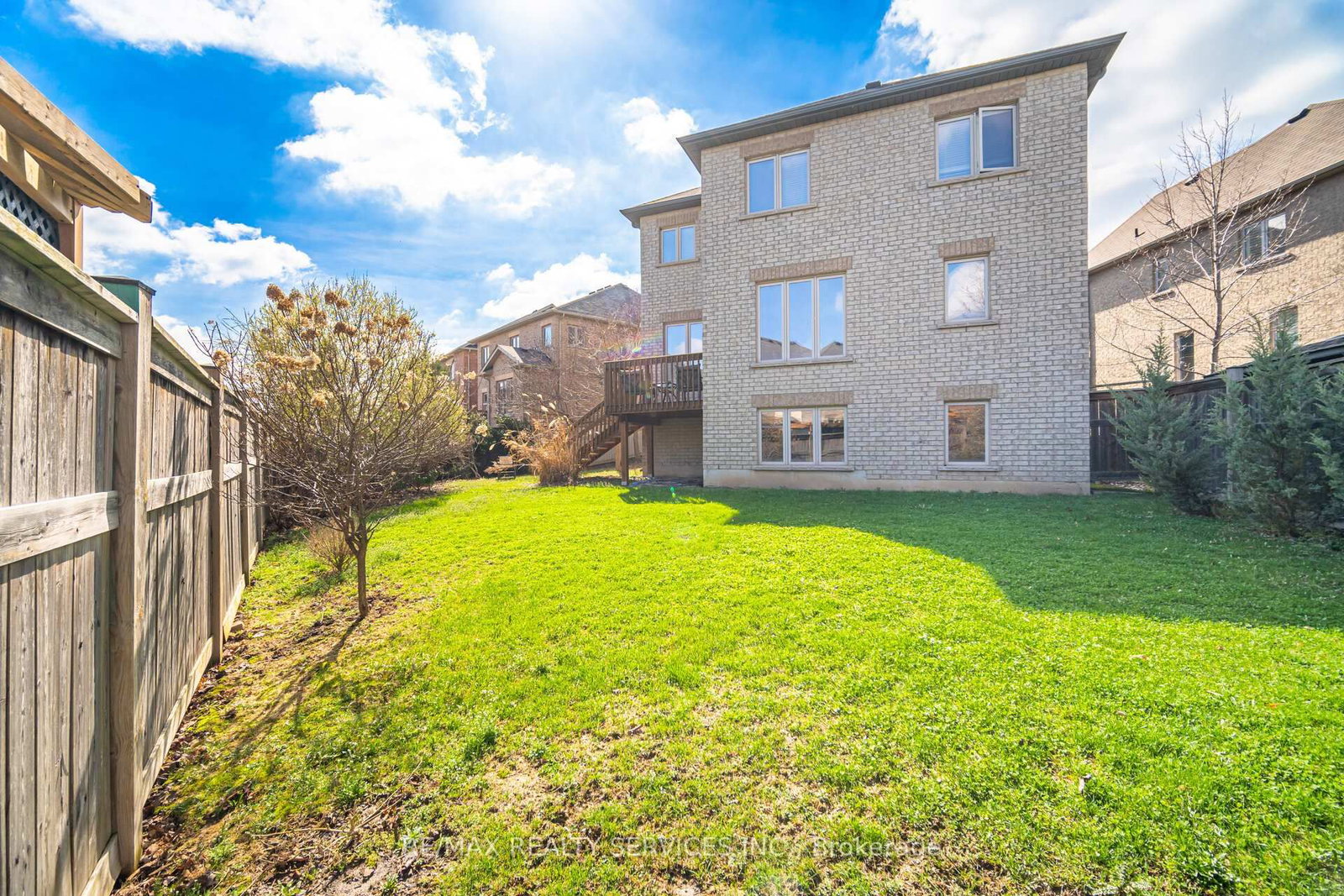 Detached House for sale at 17 ISLAND Grve, Brampton, Ontario, L6X 0W6 - Credit Valley - MLS: W12952670