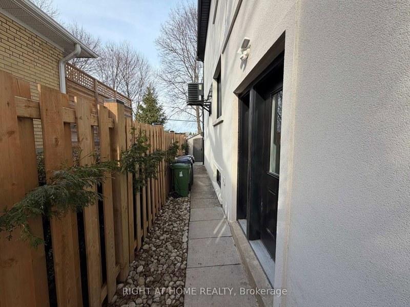 Lower - 25 Duffield Rd E, Toronto, M9P 3C8 | Image 3