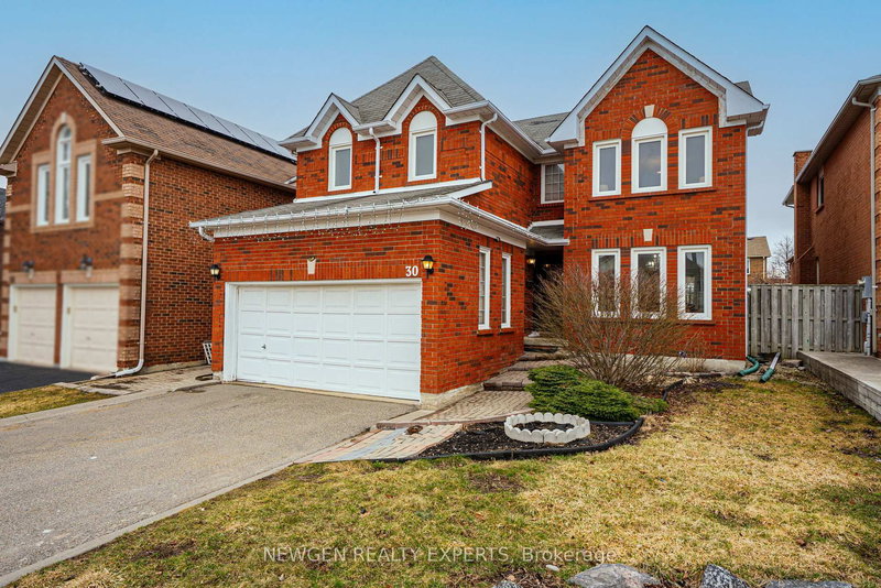 30 Adirondack Cres, Brampton, L6R 1E5 | Image 2