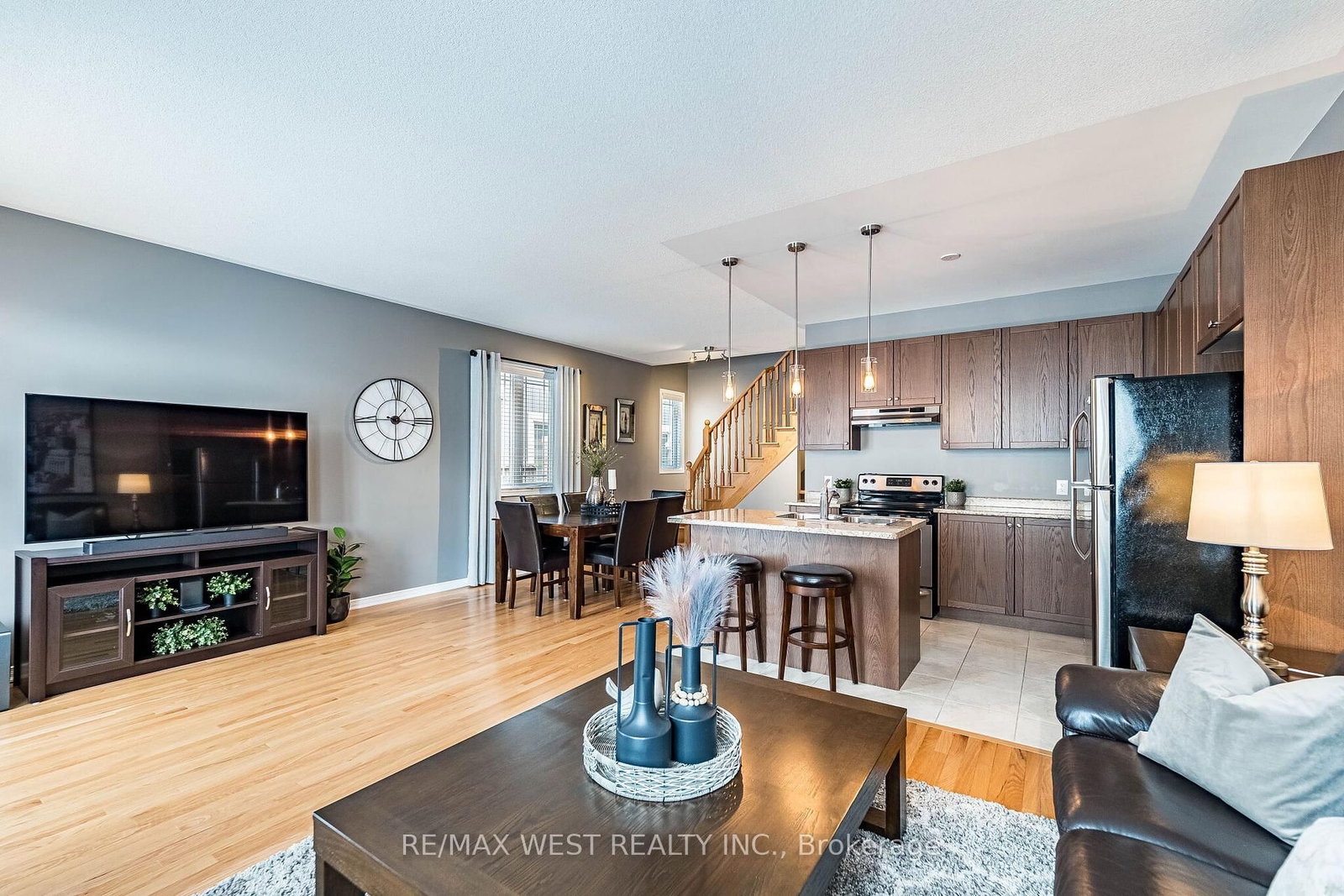 Townhouse for sale at 9 Melbrit Lane, Caledon, Ontario, L7C 4C9 - Rural Caledon - MLS: W12953096