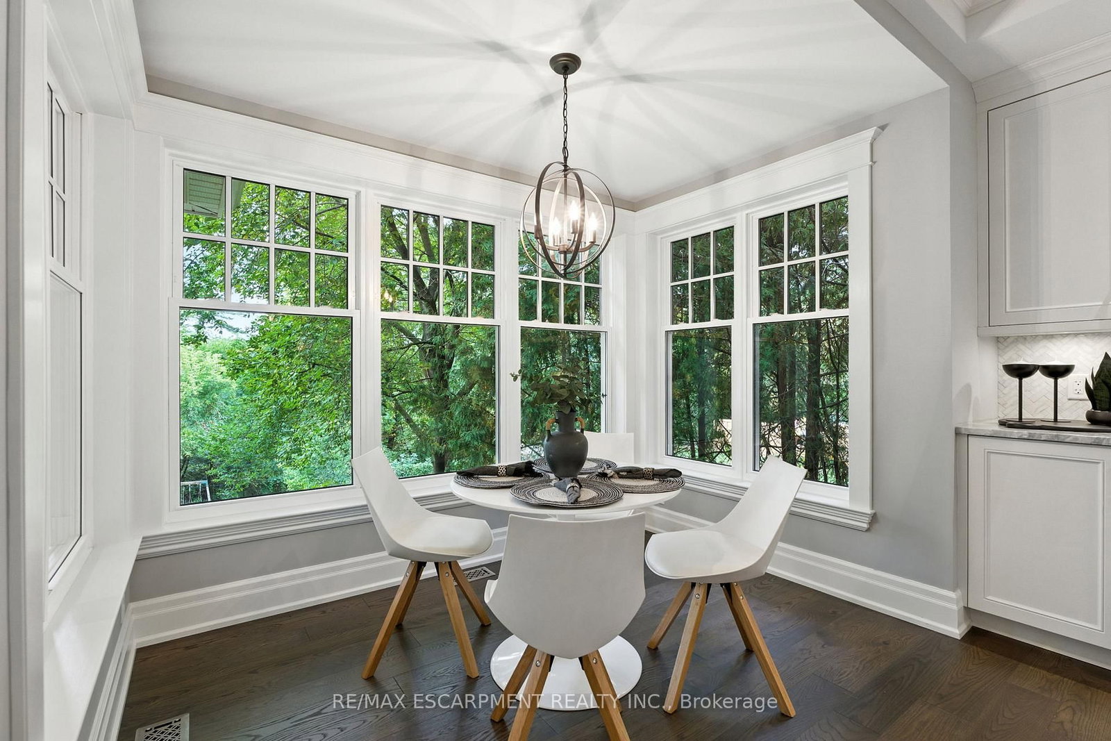 Detached House for sale at 391 Patricia Drive, Burlington, Ontario, L7T 1J9 - Bayview - MLS: W12953108