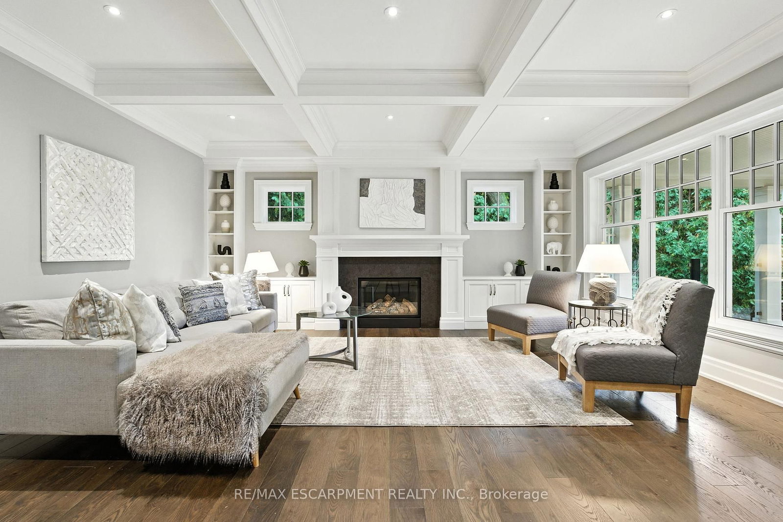 Detached House for sale at 391 Patricia Drive, Burlington, Ontario, L7T 1J9 - Bayview - MLS: W12953108