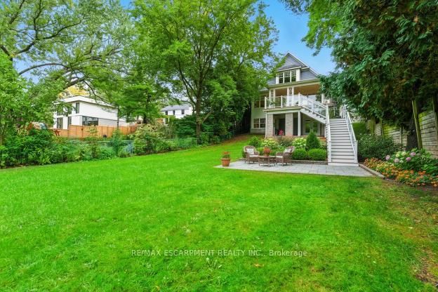 Detached House for sale at 391 Patricia Drive, Burlington, Ontario, L7T 1J9 - Bayview - MLS: W12953108