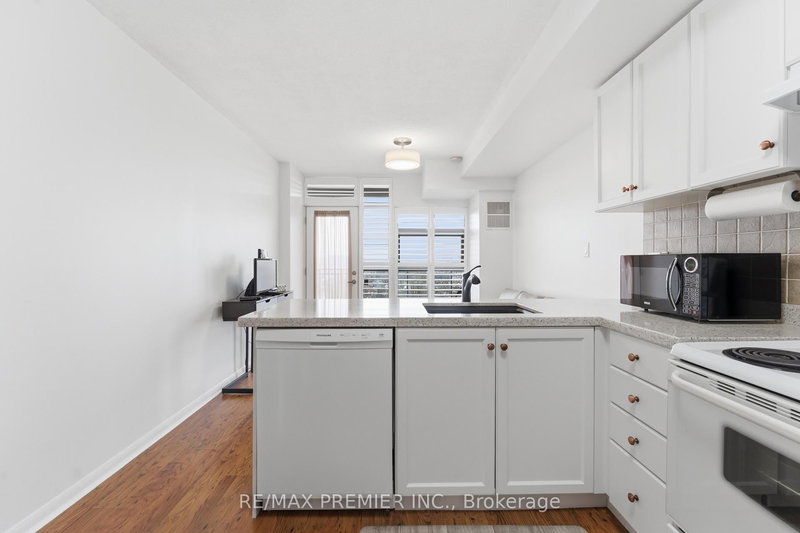 815 - 2464 Weston Rd, Toronto, M9N 0A2 | Image 2