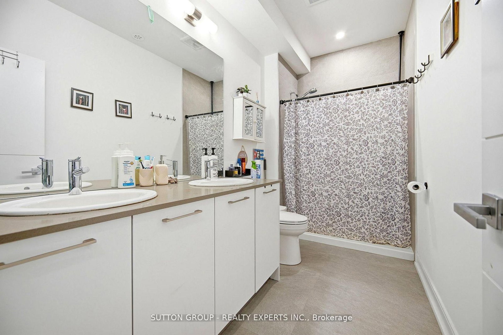 Townhouse for sale at 5 Taylor Court, Caledon, Ontario, L7E 2R7 - Bolton West - MLS: W12953216