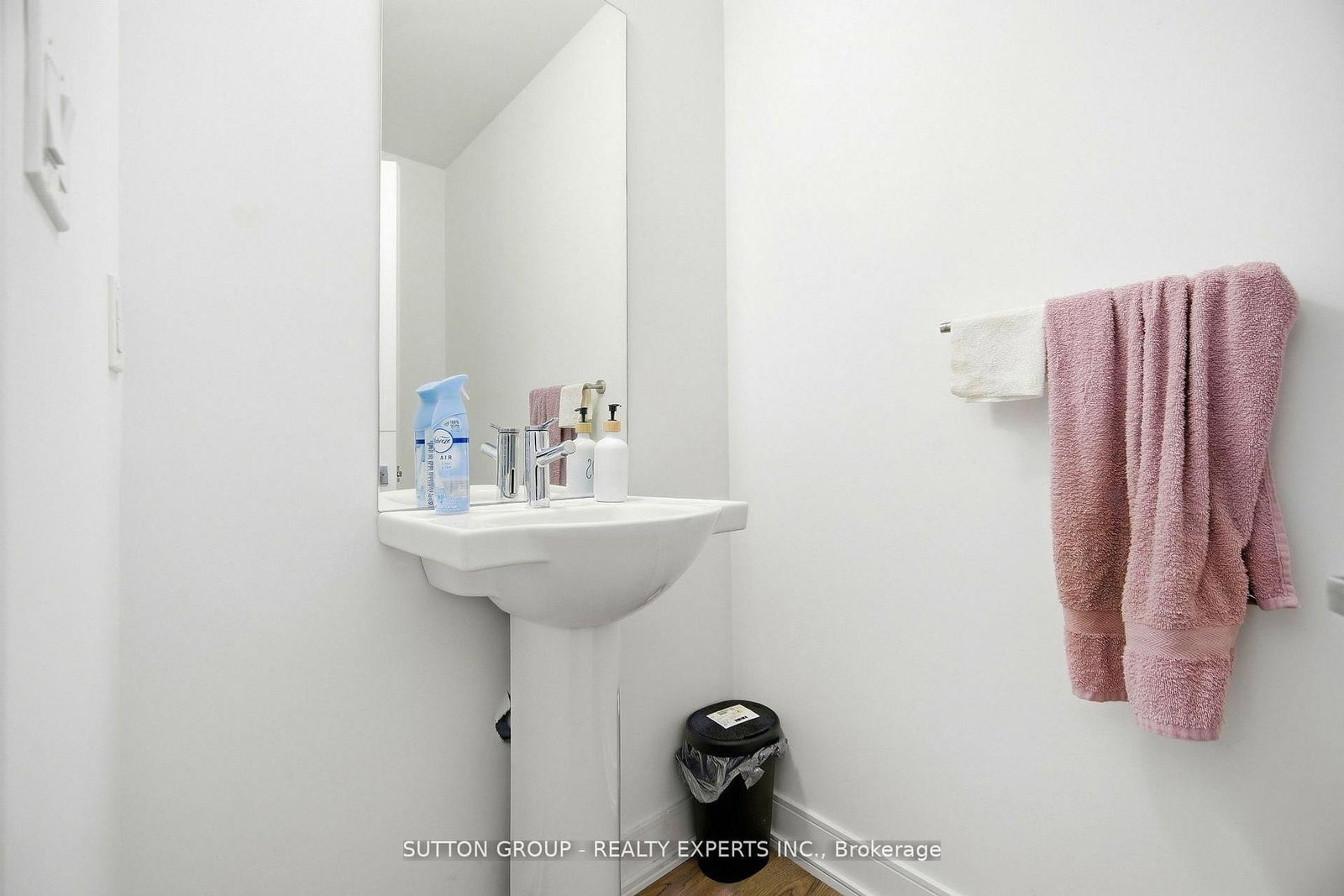 Townhouse for sale at 5 Taylor Court, Caledon, Ontario, L7E 2R7 - Bolton West - MLS: W12953216