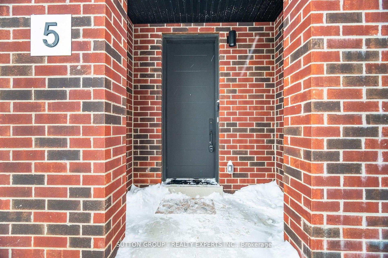 Townhouse for sale at 5 Taylor Court, Caledon, Ontario, L7E 2R7 - Bolton West - MLS: W12953216