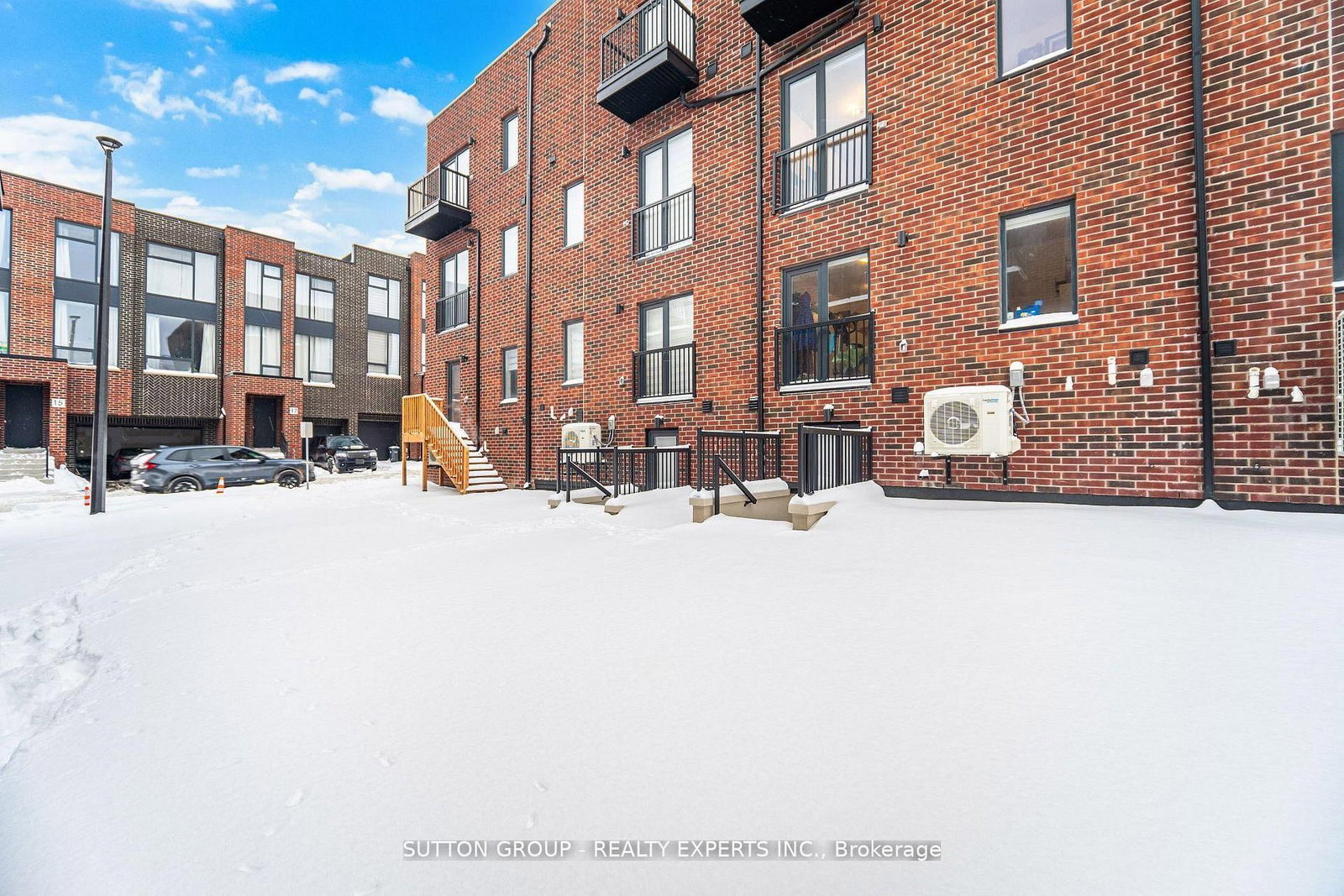 Townhouse for sale at 5 Taylor Court, Caledon, Ontario, L7E 2R7 - Bolton West - MLS: W12953216