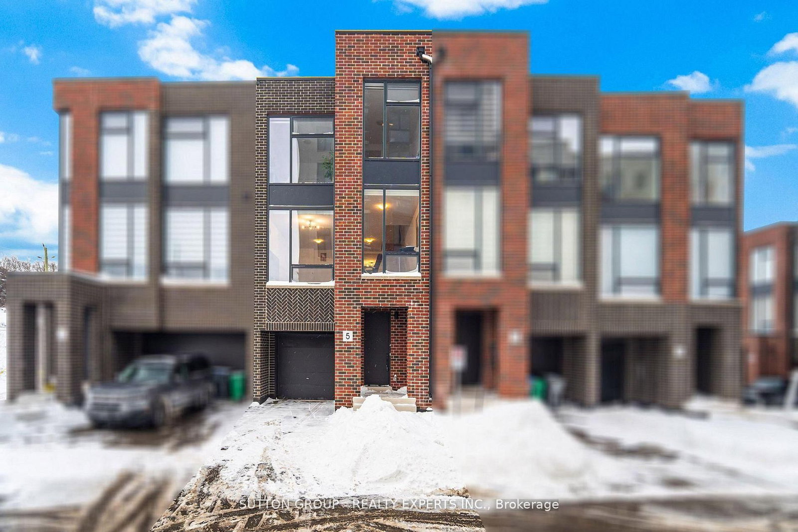 Townhouse for sale at 5 Taylor Court, Caledon, Ontario, L7E 2R7 - Bolton West - MLS: W12953216