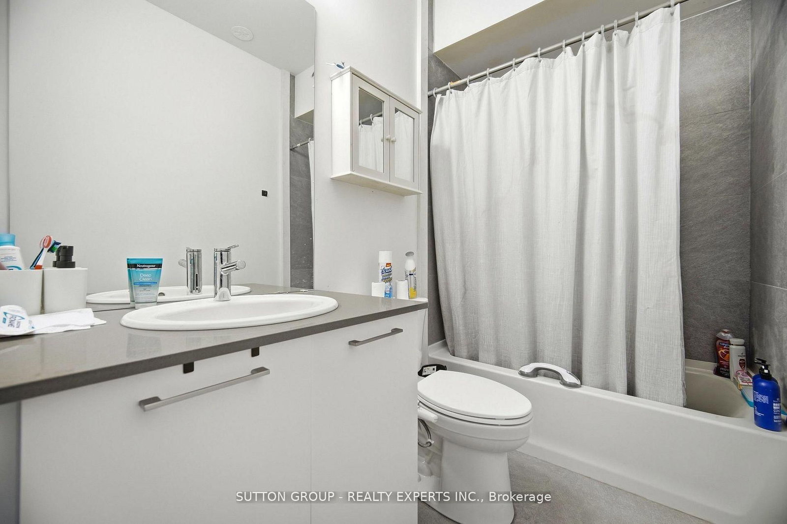 Townhouse for sale at 5 Taylor Court, Caledon, Ontario, L7E 2R7 - Bolton West - MLS: W12953216