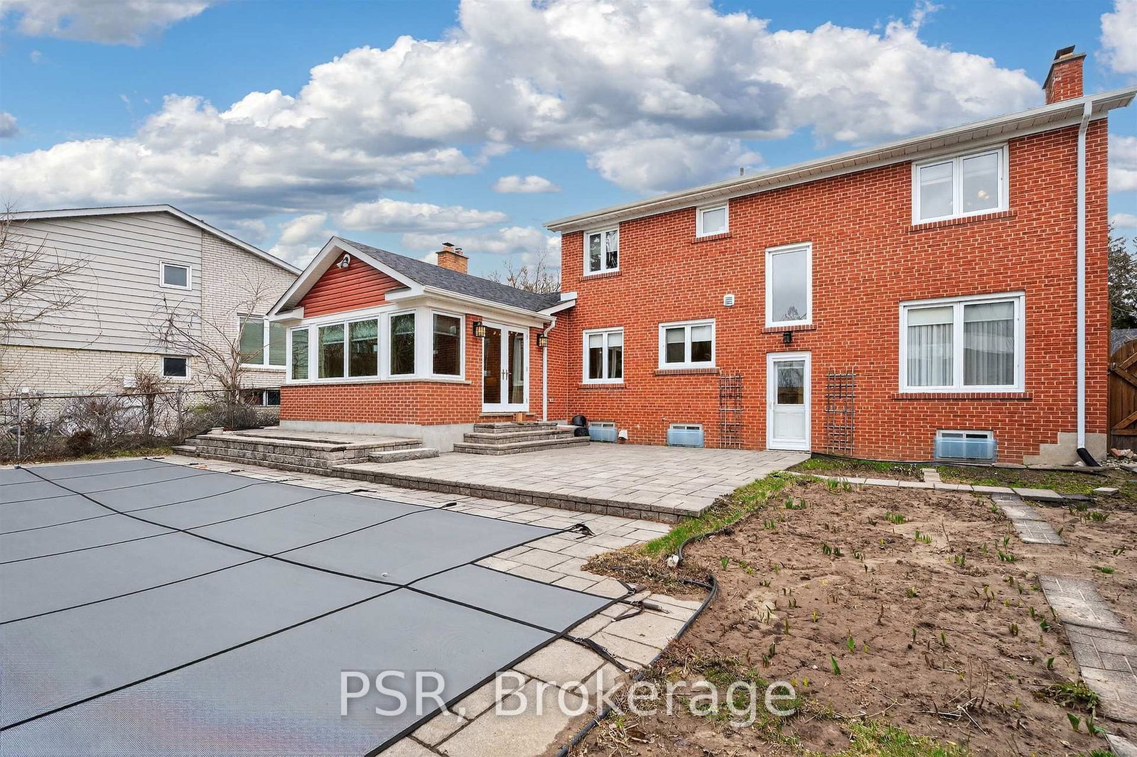 Detached House for sale at 575 Patricia Drive, Oakville, Ontario, L6K 1M4 - West - MLS: W12953322