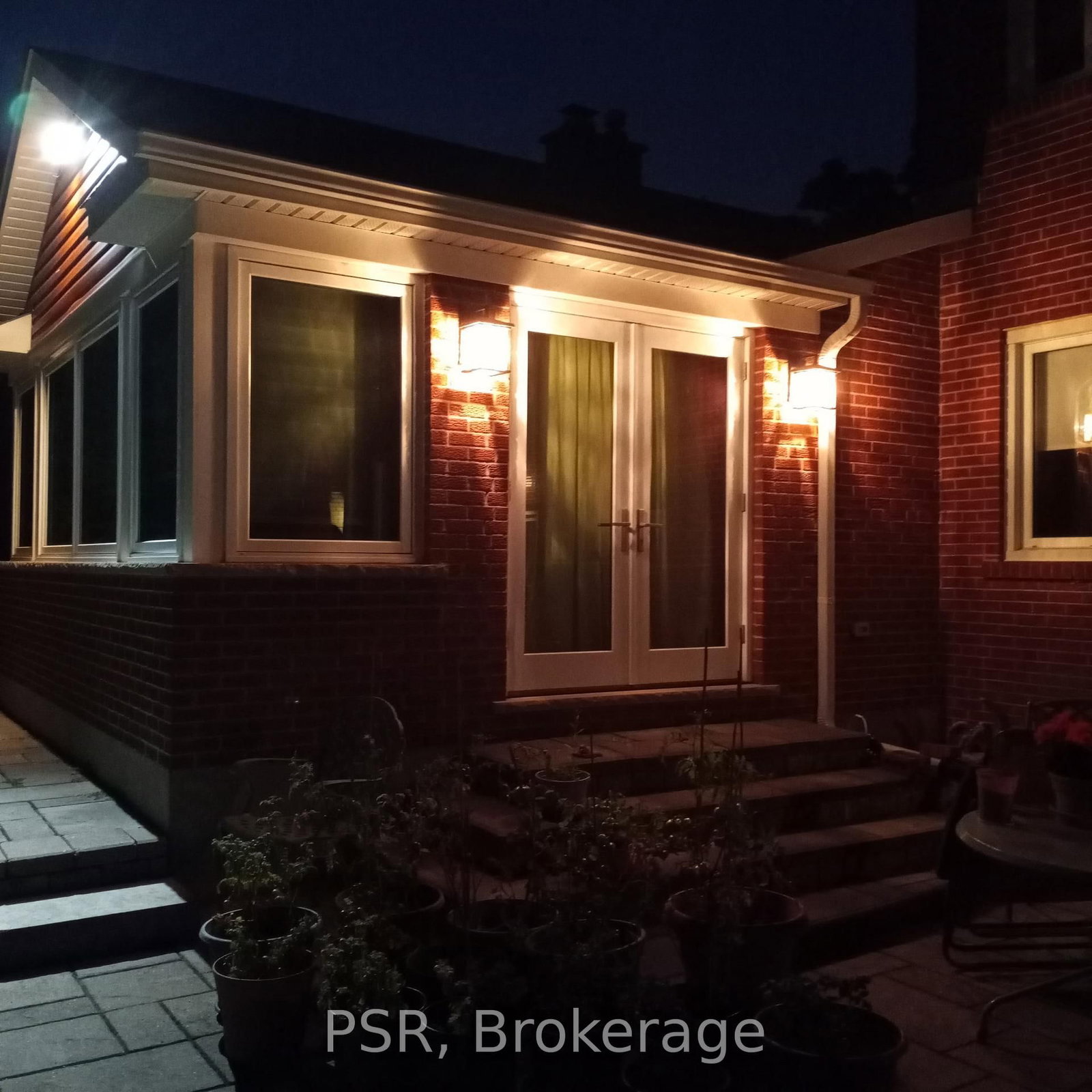 Detached House for sale at 575 Patricia Drive, Oakville, Ontario, L6K 1M4 - West - MLS: W12953322