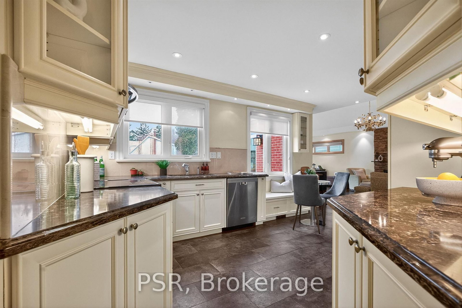 Detached House for sale at 575 Patricia Drive, Oakville, Ontario, L6K 1M4 - West - MLS: W12953322