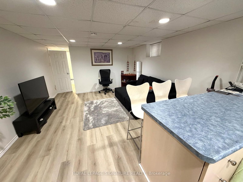 LL - 43 St George St, Toronto, M8Z 3Y6 | Image 2