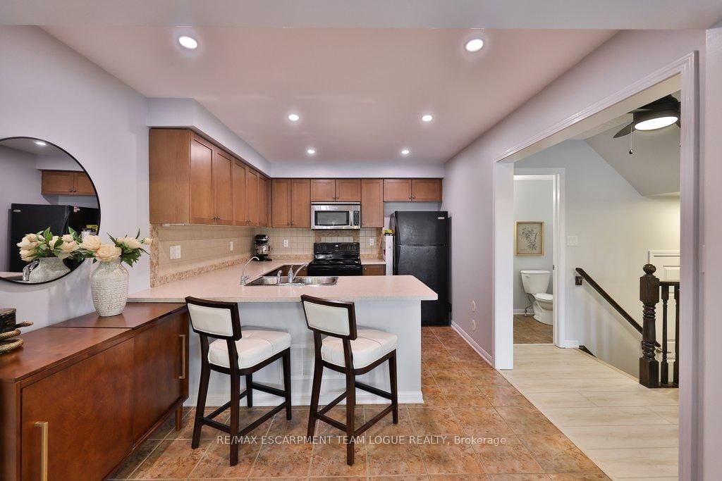 Townhouse for sale at 653 Speyer Circle, Milton, Ontario, L9T 0Y5 - Harrison - MLS: W12953446