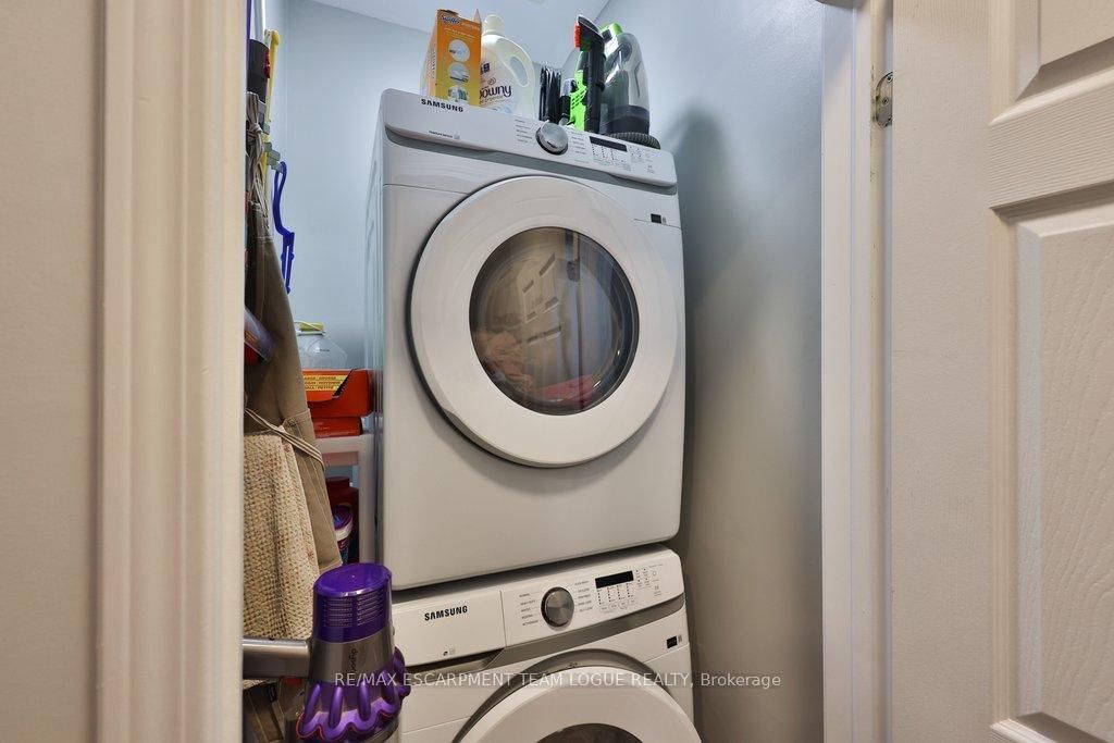 Townhouse for sale at 653 Speyer Circle, Milton, Ontario, L9T 0Y5 - Harrison - MLS: W12953446