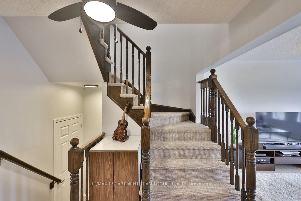 Townhouse for sale at 653 Speyer Circle, Milton, Ontario, L9T 0Y5 - Harrison - MLS: W12953446