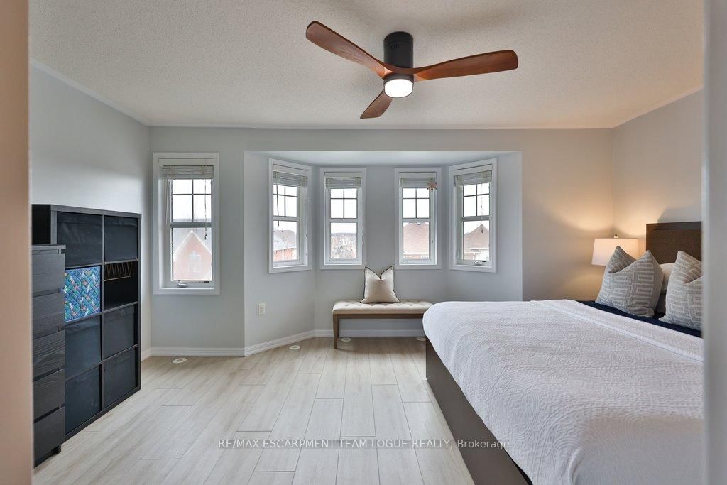 Townhouse for sale at 653 Speyer Circle, Milton, Ontario, L9T 0Y5 - Harrison - MLS: W12953446