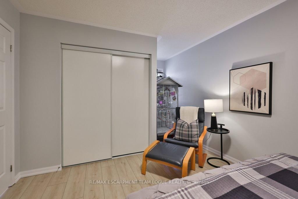 Townhouse for sale at 653 Speyer Circle, Milton, Ontario, L9T 0Y5 - Harrison - MLS: W12953446