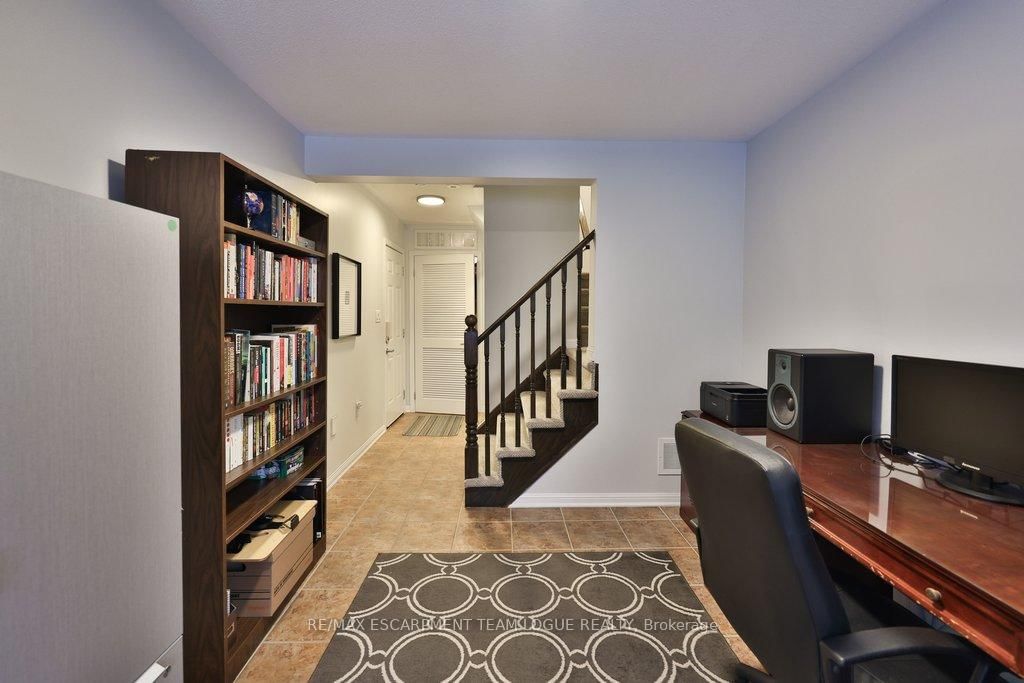 Townhouse for sale at 653 Speyer Circle, Milton, Ontario, L9T 0Y5 - Harrison - MLS: W12953446