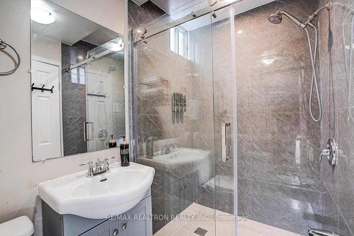 Detached House for lease at 7 Nickle Street, Toronto, Ontario, M6M 2H7 - Mount Dennis - MLS: W12953600