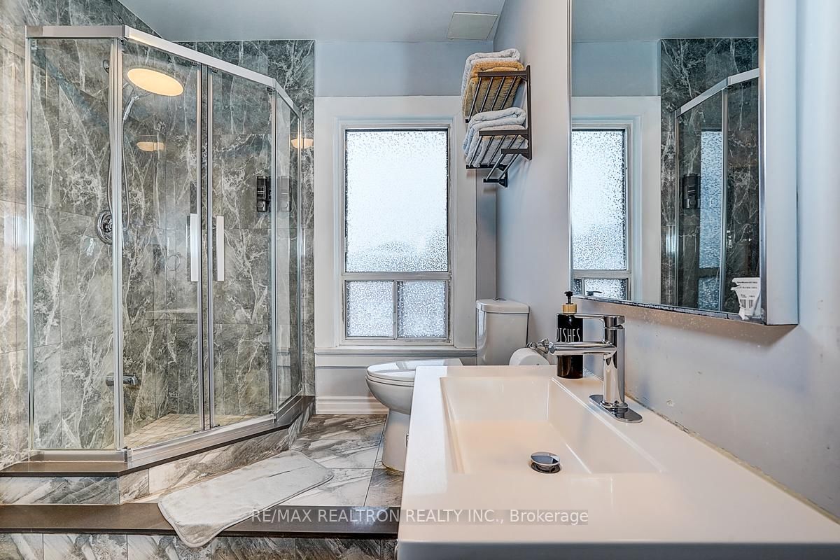 Detached House for lease at 7 Nickle Street, Toronto, Ontario, M6M 2H7 - Mount Dennis - MLS: W12953600